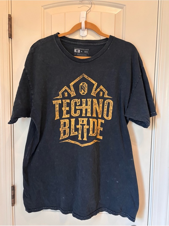 Technoblade Other - Techno Blade graphic T-Shirt Navy with Yellow Print Mens XL